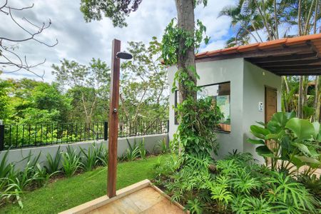 Casa à venda com 1330m², 8 quartos e 4 vagas Casa à venda com 1330m², 8 quartos e 4 vagasÁrea externa