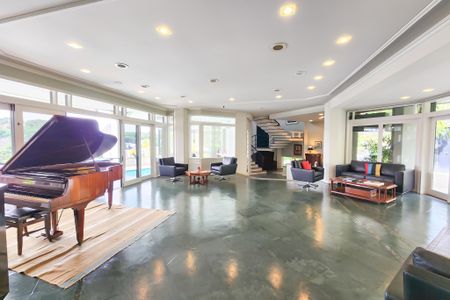 Casa à venda com 1330m², 8 quartos e 4 vagas Casa à venda com 1330m², 8 quartos e 4 vagasSala 1