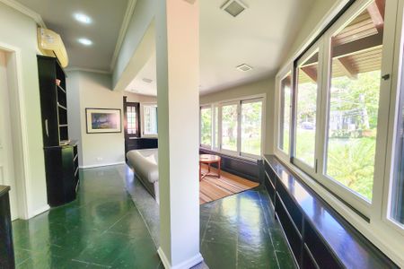 Casa à venda com 1330m², 8 quartos e 4 vagas Casa à venda com 1330m², 8 quartos e 4 vagasSala 6