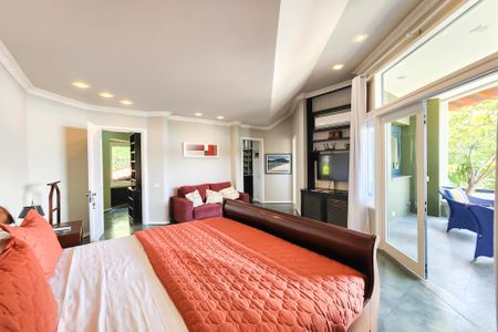 Casa à venda com 1330m², 8 quartos e 4 vagas Casa à venda com 1330m², 8 quartos e 4 vagasSuite