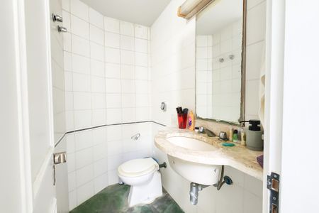 Casa à venda com 1330m², 8 quartos e 4 vagas Casa à venda com 1330m², 8 quartos e 4 vagasÁrea de serviço