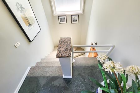 Casa à venda com 1330m², 8 quartos e 4 vagas Casa à venda com 1330m², 8 quartos e 4 vagasEscada