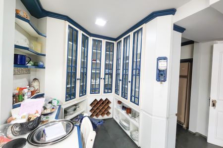 Casa à venda com 1330m², 8 quartos e 4 vagas Casa à venda com 1330m², 8 quartos e 4 vagasCozinha