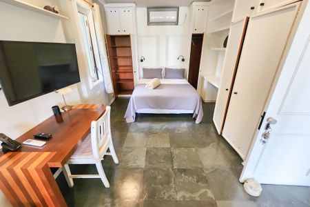 Casa à venda com 1330m², 8 quartos e 4 vagas Casa à venda com 1330m², 8 quartos e 4 vagasQuarto 1