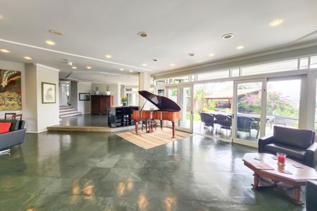 Casa à venda com 1330m², 8 quartos e 4 vagas Casa à venda com 1330m², 8 quartos e 4 vagasSala 1