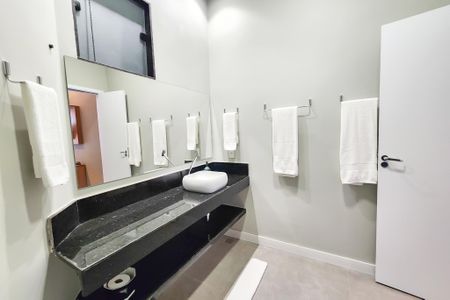 Casa à venda com 1330m², 8 quartos e 4 vagas Casa à venda com 1330m², 8 quartos e 4 vagasBanheiro suite 2