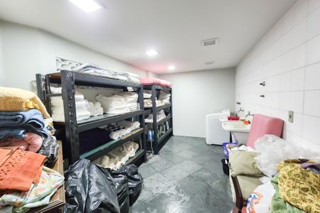 Casa à venda com 1330m², 8 quartos e 4 vagas Casa à venda com 1330m², 8 quartos e 4 vagasÁrea de serviço