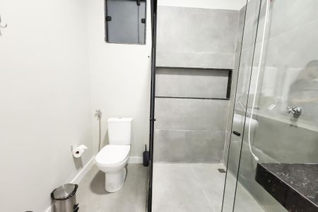 Casa à venda com 1330m², 8 quartos e 4 vagas Casa à venda com 1330m², 8 quartos e 4 vagasBanheiro suite 3