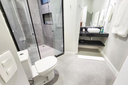 Casa à venda com 1330m², 8 quartos e 4 vagas Casa à venda com 1330m², 8 quartos e 4 vagasBanheiro suite 4