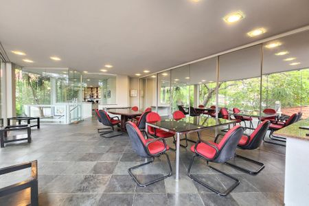 Casa à venda com 1330m², 8 quartos e 4 vagas Casa à venda com 1330m², 8 quartos e 4 vagasSala 2