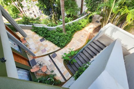 Casa à venda com 1330m², 8 quartos e 4 vagas Casa à venda com 1330m², 8 quartos e 4 vagasÁrea externa