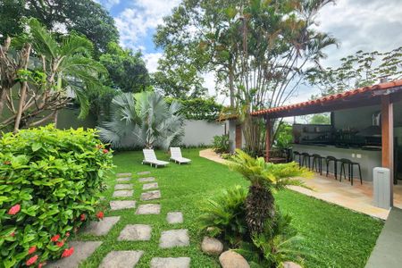 Casa à venda com 1330m², 8 quartos e 4 vagas Casa à venda com 1330m², 8 quartos e 4 vagasÁrea externa