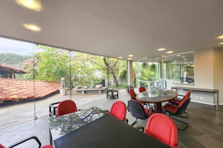 Casa à venda com 1330m², 8 quartos e 4 vagas Casa à venda com 1330m², 8 quartos e 4 vagasSala 2