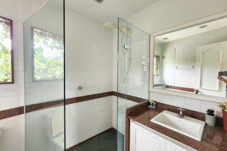 Casa à venda com 1330m², 8 quartos e 4 vagas Casa à venda com 1330m², 8 quartos e 4 vagasBanheiro 2