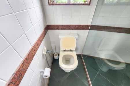 Casa à venda com 1330m², 8 quartos e 4 vagas Casa à venda com 1330m², 8 quartos e 4 vagasBanheiro 2