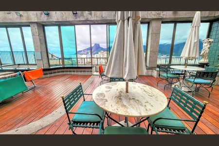 Apartamento à venda com 66m², 2 quartos e 1 vaga