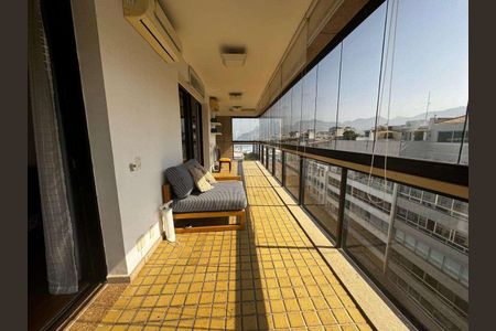 Apartamento à venda com 230m², 3 quartos e 2 vagas