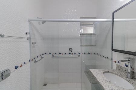 Apartamento à venda com 99m², 3 quartos e 1 vaga Apartamento à venda com 99m², 3 quartos e 1 vagaBanheiro Social