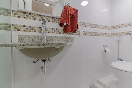 Apartamento à venda com 99m², 3 quartos e 1 vaga Apartamento à venda com 99m², 3 quartos e 1 vagaBanheiro da Suíte