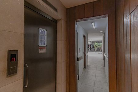 Apartamento à venda com 99m², 3 quartos e 1 vaga Apartamento à venda com 99m², 3 quartos e 1 vagaElevador