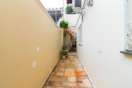 Casa à venda com 300m², 3 quartos e 5 vagasCorredor Lateral