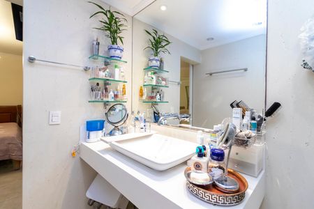 Casa à venda com 300m², 3 quartos e 5 vagasBanheiro da Suíte Principal