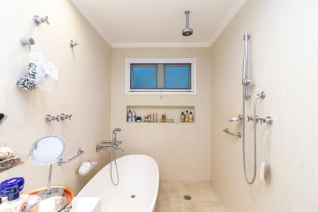 Casa à venda com 300m², 3 quartos e 5 vagasBanheiro da Suíte Principal