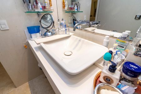 Casa à venda com 300m², 3 quartos e 5 vagasBanheiro da Suíte Principal