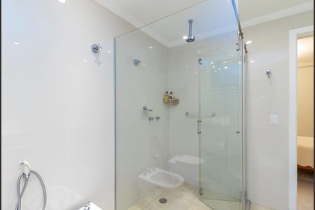 Casa à venda com 300m², 3 quartos e 5 vagasBanheiro da Suíte 2