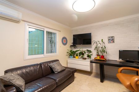 Casa à venda com 300m², 3 quartos e 5 vagasEscritório