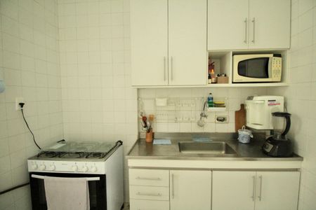 Apartamento para alugar com 160m², 4 quartos e 2 vagas Apartamento para alugar com 160m², 4 quartos e 2 vagasCozinha e Área de Serviço