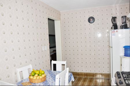 Casa à venda com 281m², 3 quartos e 2 vagas Casa à venda com 281m², 3 quartos e 2 vagasCozinha