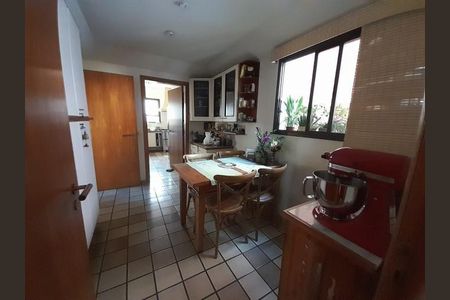 Apartamento à venda com 276m², 4 quartos e 3 vagas