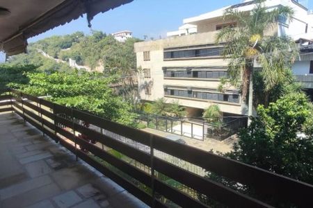 Casa à venda com 330m², 5 quartos e 1 vaga