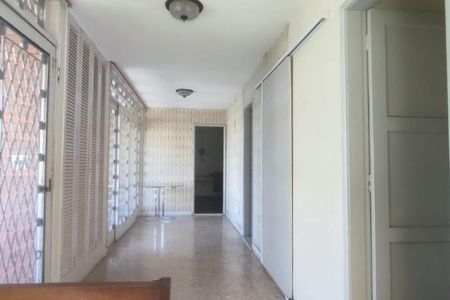 Casa à venda com 330m², 5 quartos e 1 vaga