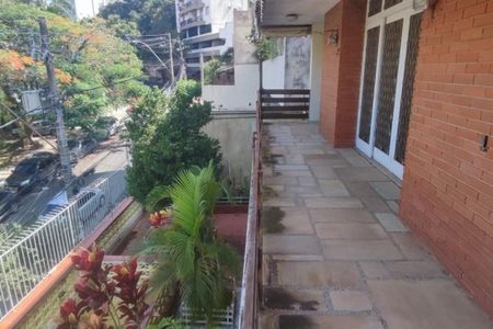 Casa à venda com 330m², 5 quartos e 1 vaga