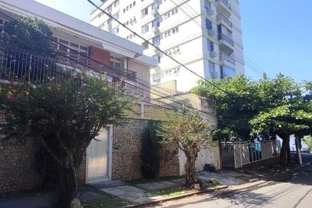 Casa à venda com 330m², 5 quartos e 1 vaga