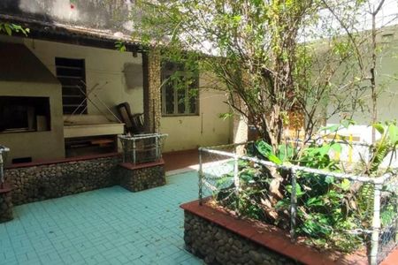 Casa à venda com 330m², 5 quartos e 1 vaga
