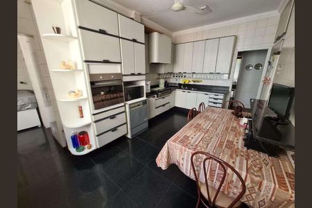 Apartamento à venda com 184m², 4 quartos e 1 vaga
