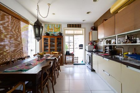 Apartamento à venda com 200m², 3 quartos e sem vaga Apartamento à venda com 200m², 3 quartos e sem vagaCozinha