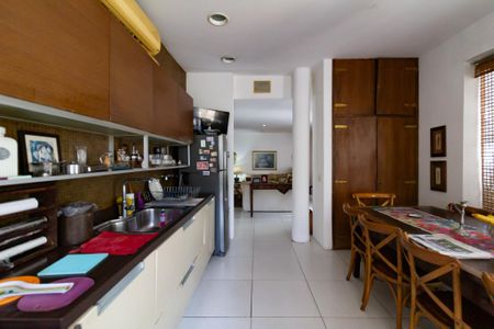 Apartamento à venda com 200m², 3 quartos e sem vaga Apartamento à venda com 200m², 3 quartos e sem vagaCozinha