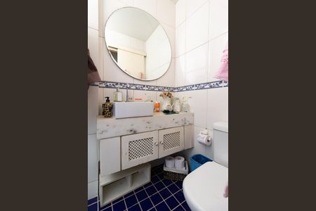 Apartamento à venda com 200m², 3 quartos e sem vaga Apartamento à venda com 200m², 3 quartos e sem vagaBanheiro social