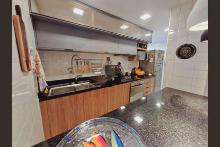 Apartamento à venda com 97m², 2 quartos e 1 vaga