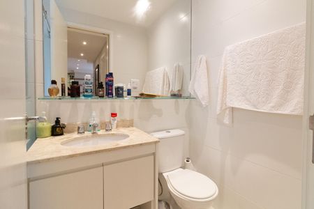 Apartamento à venda com 87m², 3 quartos e 2 vagas Apartamento à venda com 87m², 3 quartos e 2 vagasBanheiro Social
