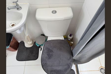 Apartamento à venda com 43m², 2 quartos e 1 vaga Apartamento à venda com 43m², 2 quartos e 1 vagaBanheiro Social