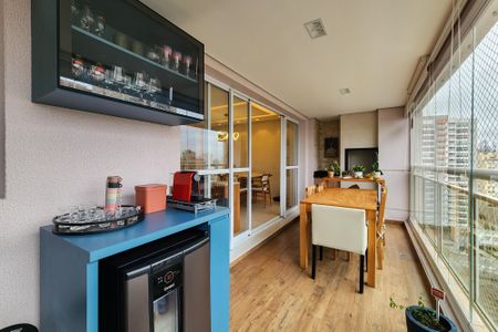 Apartamento à venda com 130m², 3 quartos e 2 vagas Apartamento à venda com 130m², 3 quartos e 2 vagasVaranda Gourmet