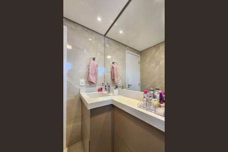 Apartamento à venda com 130m², 3 quartos e 2 vagas Apartamento à venda com 130m², 3 quartos e 2 vagasBanheiro da Suíte 1