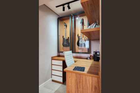 Apartamento à venda com 130m², 3 quartos e 2 vagas Apartamento à venda com 130m², 3 quartos e 2 vagasEscritório