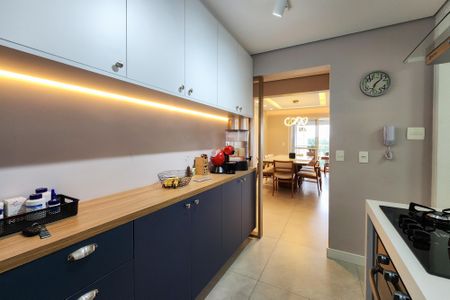 Apartamento à venda com 130m², 3 quartos e 2 vagas Apartamento à venda com 130m², 3 quartos e 2 vagasCozinha