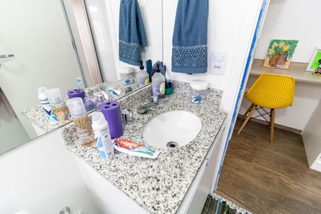 Apartamento à venda com 67m², 2 quartos e 1 vaga Apartamento à venda com 67m², 2 quartos e 1 vagaBanheiro da Suíte